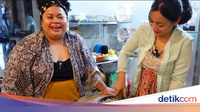 Sederhana dan Nyaman, Ini 10 Potret Dapur Rumah Hesti Purwadinata