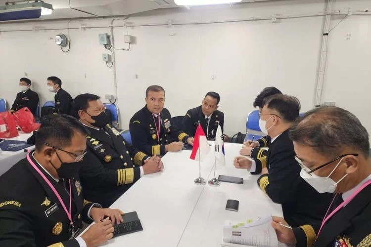 Kasal Perkuat Peran Diplomasi Pada Internasional Fleet Review di Jepang