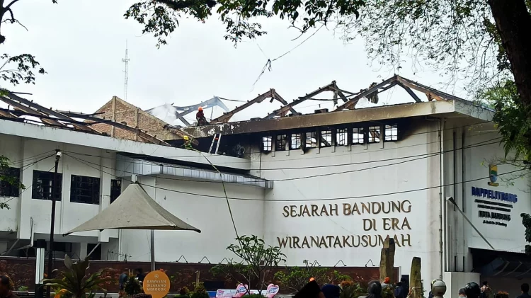 5 Peristiwa Kemarin, Kebakaran Bappelitbang Kota Bandung Hingga Kepala Sekolah Swasta se-Jabar Tuntut BPMU Naik