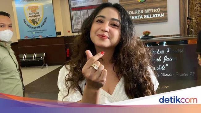 Dewi Perssik Ogah Damai dengan Haters yang Memfitnahnya