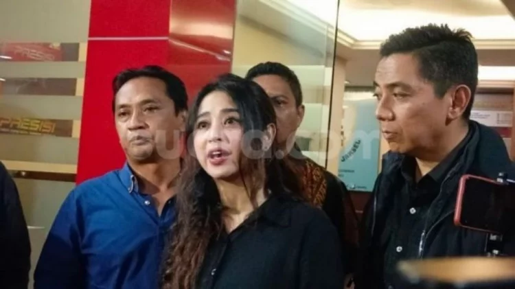 Mediasi Tak berhasil, Dewi Perssik Lanjutkan Proses Hukum terhadap Ibu  Ibu Yang Menghinanya di Media Sosial