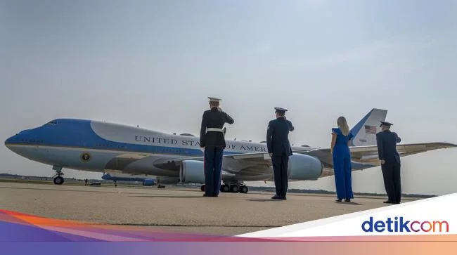 Pesawat Joe Biden Parkir di Pinggir Laut Terjauh Saat KTT G20 Bali