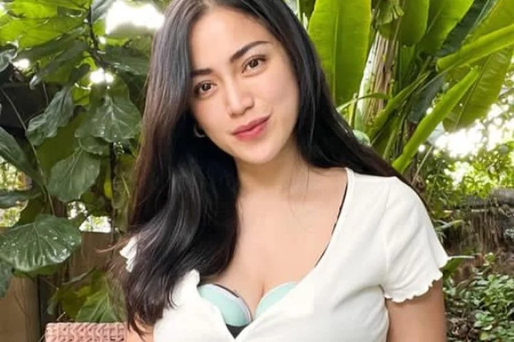 Jessica Iskandar jual tas di Instagram, warganet pertanyakan keberadaan gengnya