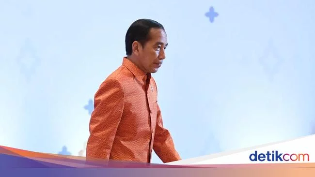 Gaya Jokowi Berkemeja Khas Khmer Saat Hadiri Jamuan Makan Malam PM Kamboja