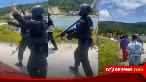 Sambil Bawa Senjata Laras Panjang, Brimob Usir Warga di Maluku yang Terlibat Bentrok: Kalian Mundur!