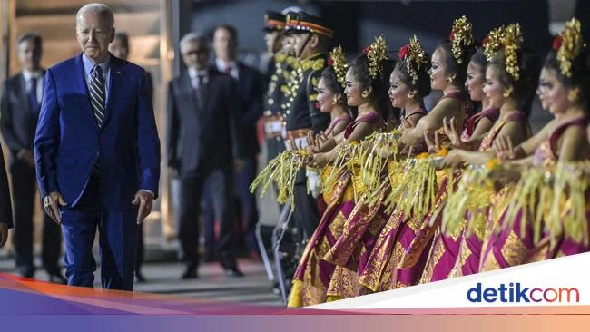 Ungkapan Kekaguman Joe Biden Saat Tiba di Indonesia: Amazing, Splendid