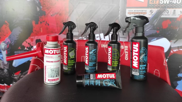 Selain Pelumas, Motul Juga Punya Paketan Perawatan Sepeda Motor