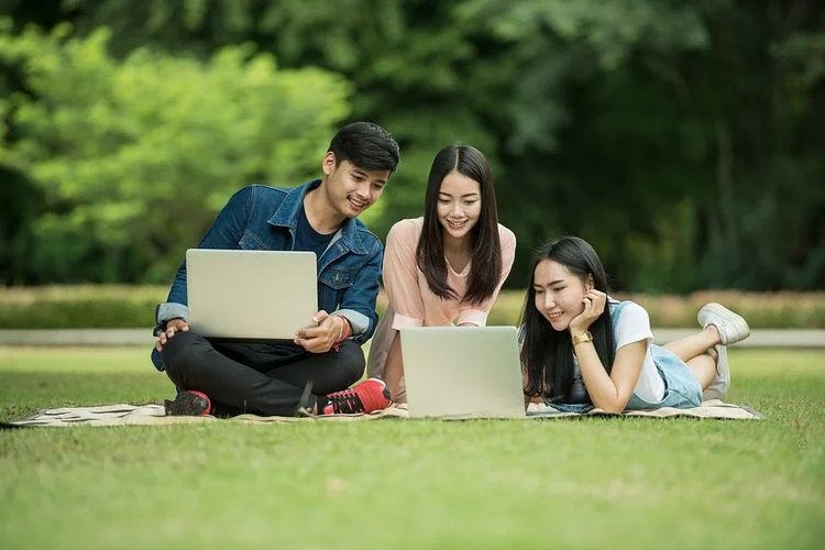 17 November Memperingati Hari Siswa Internasional, Berikan Apresiasi untuk Seluruh Siswa di Dunia