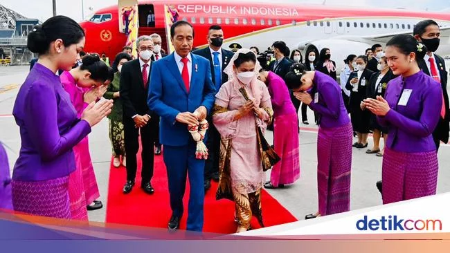 Jokowi Tiba di Thailand untuk Hadiri KTT APEC