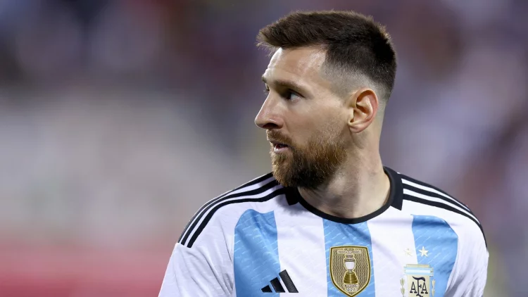 Apakah Lionel Messi Akan Pensiun Dari Sepakbola Internasional Usai Piala Dunia 2022? Alexis Mac Allister Berharap Tidak