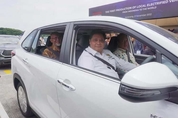 Sektor Otomotif Terus Sumbang PDB, Mobil Listrik Bakal Jadi Booster