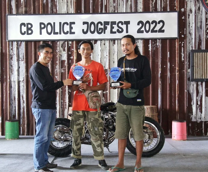 Komunitas Honda CB Banjiri Parangtritis, Kampayekan Safety Riding di Otomotif CB Police Jogfest 2022 : Otospeed.id