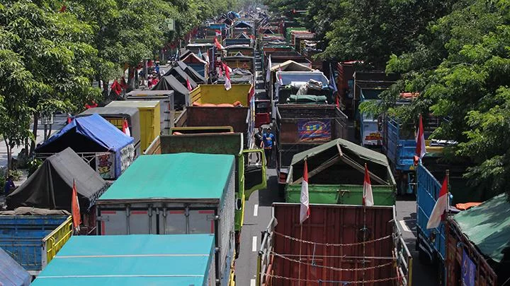 Kemenhub Larang Truk ODOL Secara Bertahap Mulai Awal 2023