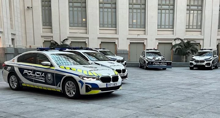 Polisi Spanyol Gunakan 169 Unit Mobil Elektrifikasi BMW