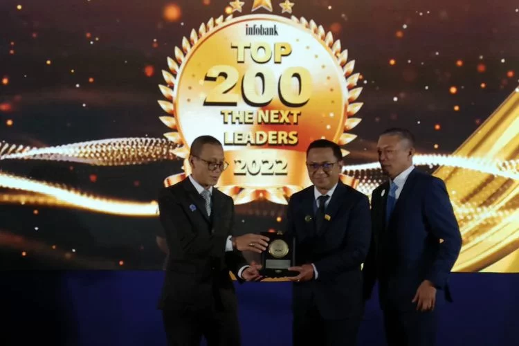 Direktur Kredit Bank NTT Dinobatkan jadi The Next Top Leader 2022 oleh Majalah Infobank