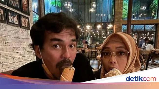Momen Seru Teddy Syah Makan di Lokasi Syuting hingga Bareng Keluarga