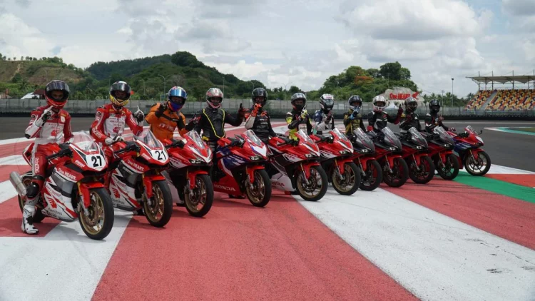 Puluhan Pencinta Motor Honda Jajal Performa New CBR250RR di Sirkuit Mandalika