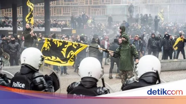 Timnas Belgia Kalah Picu Suporter Rusuh di Brussel, Kendaraan Dibakar