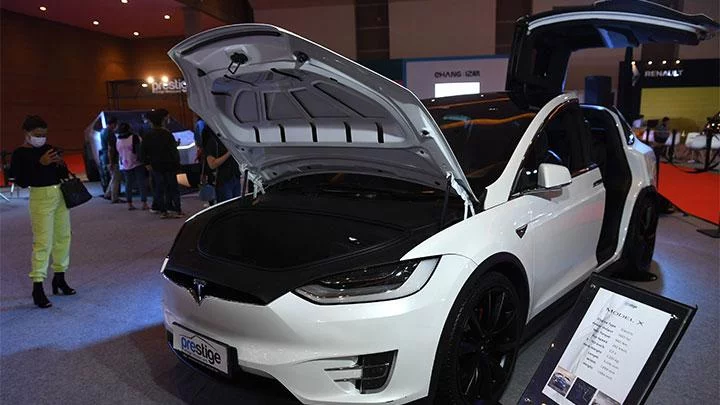 Kecelakaan Maut di Korsel, Keamanan Tesla Model X Dipertanyakan