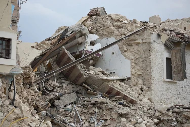 Nomor 1 Bukan Aceh, Berikut 9 Peristiwa Gempa Bumi Terdahsyat yang Pernah Mengguncang Indonesia