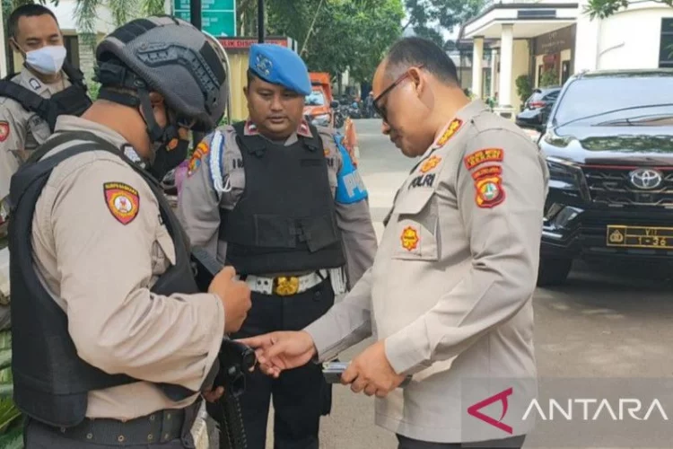 Polres Bekasi perketat penjagaan antisipasi peristiwa bom Bandung