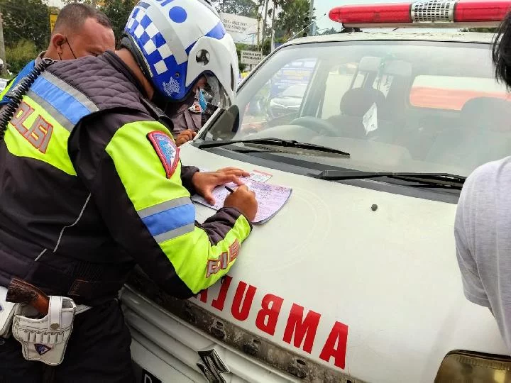 Tilang Manual Kembali Berlaku di Jakarta, Hanya Incar 3 Jenis Pelanggaran