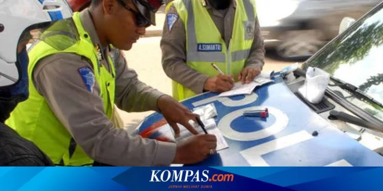 [POPULER OTOMOTIF] Tilang Manual Kembali Diberlakukan, Catat Jenis Pelanggarannya | Video Aksi Maling di Bus AKAP, Waspada bagi Penumpang