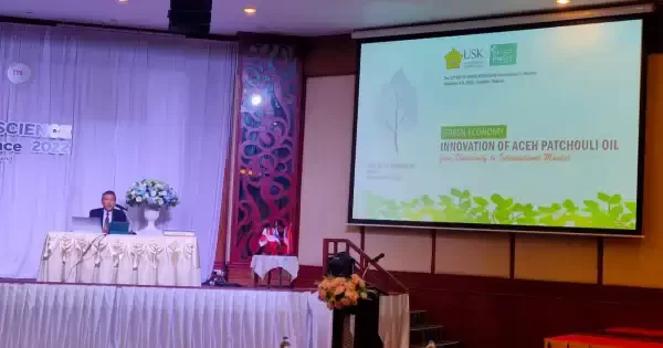 Peof Marwan Persentasi Potensi Nilam Aceh di Konferensi Internasional IMT-GT Thailand