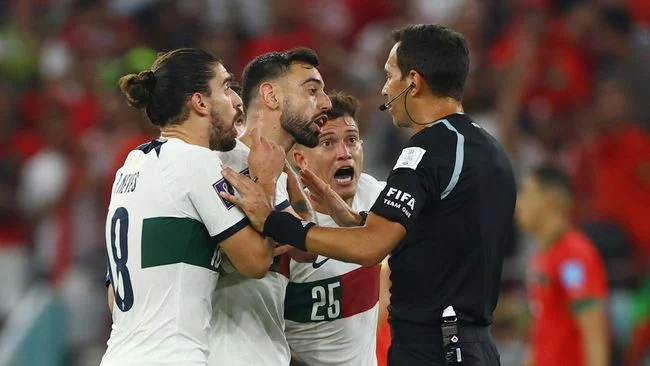 Fernandes Protes FIFA Tunjuk Wasit Argentina Saat Portugal Kalah