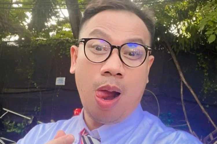 Bukti Vicky Prasetyo diduga punya kelainan seks dibocorkan Nikita Mirzani: Share foto Anacondanya di grup WA