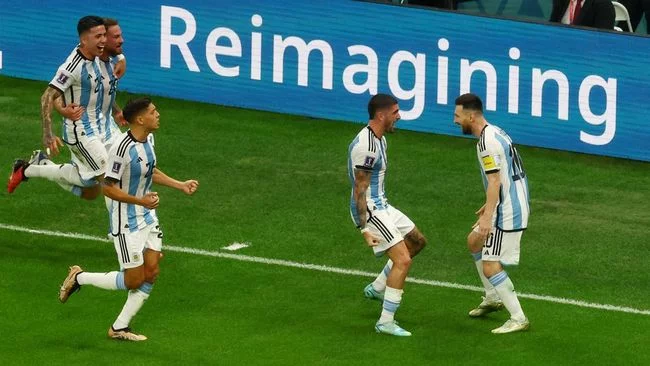 Hasil dan Top Skor Piala Dunia 2022: Argentina Menang, Messi ke Puncak
