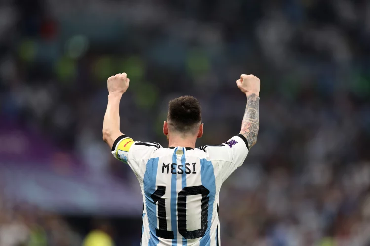 Lionel Messi Bukan Lagi Hanya Pemain Terbaik Tetapi Sudah Move Up Menjadi Pemimpin Sejati