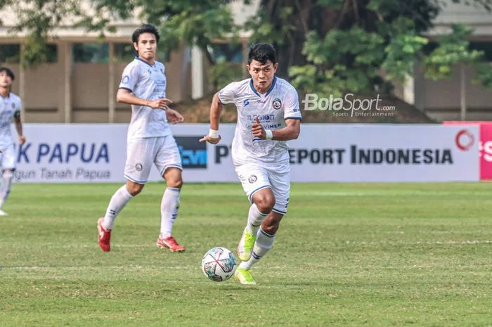 Piala AFF 2022 - Arema FC Persilahkan Dedik Setiawan ke Timnas Indonesia, Sayang Shin Tae-yong Tak Pantau Liga 1 Lagi