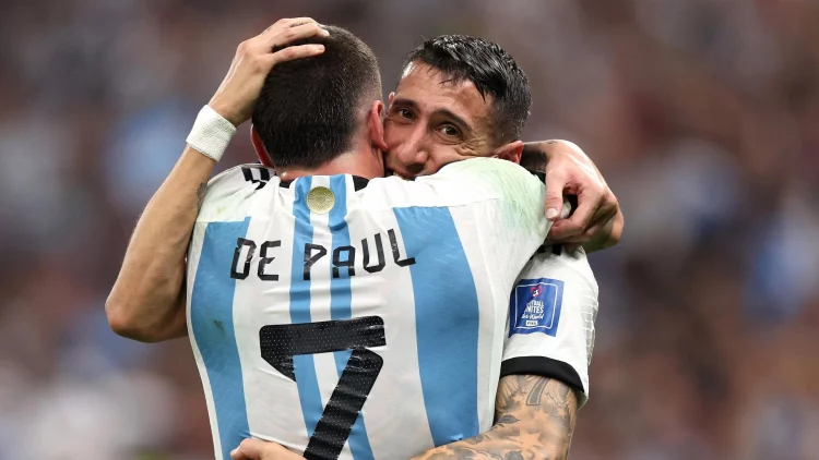 Angel Di Maria menangis setelah mencetak gol: foto-foto