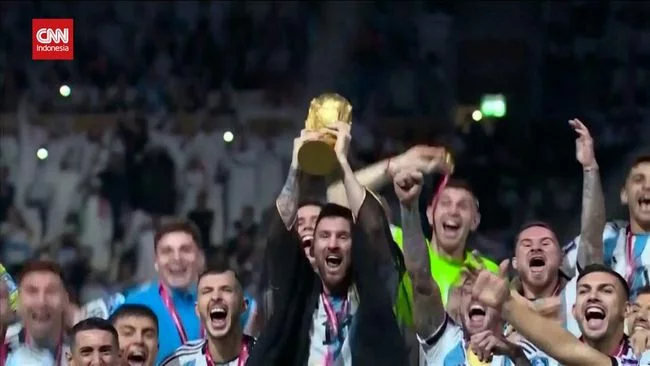 VIDEO: Tangis Messi Usai Argentina Akhirnya Juara Piala Dunia