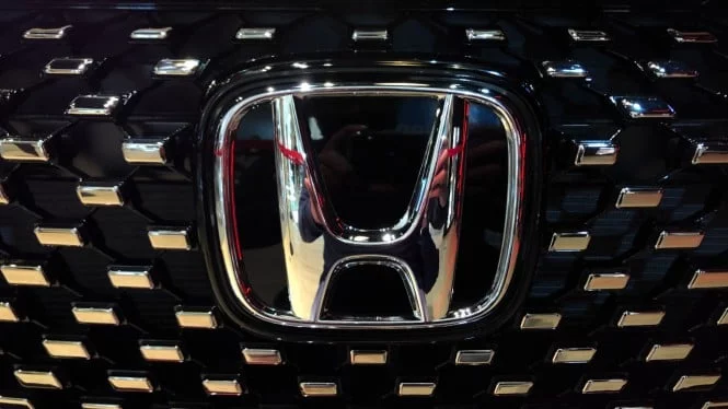 Honda Masih Bergelut Masalah Chip Semikonduktor, Produksi Mobil Baru Terhambat