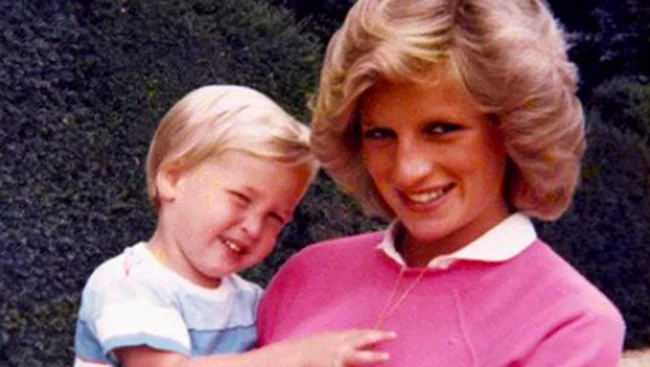 Tangis Charles Saksikan Jasad Putri Diana Pegang Foto William & Harry