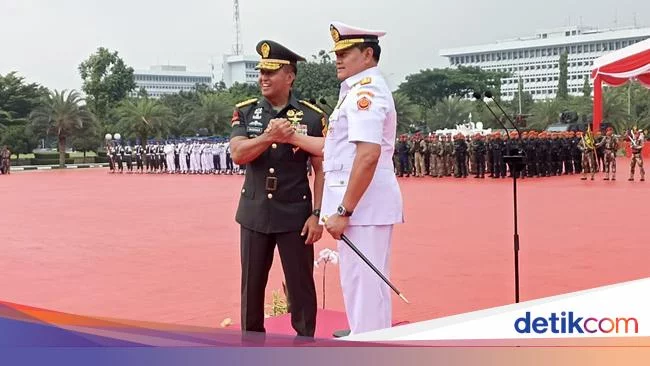 Serah Terima Jabatan Panglima TNI, Andika dan Yudo Salam Komando