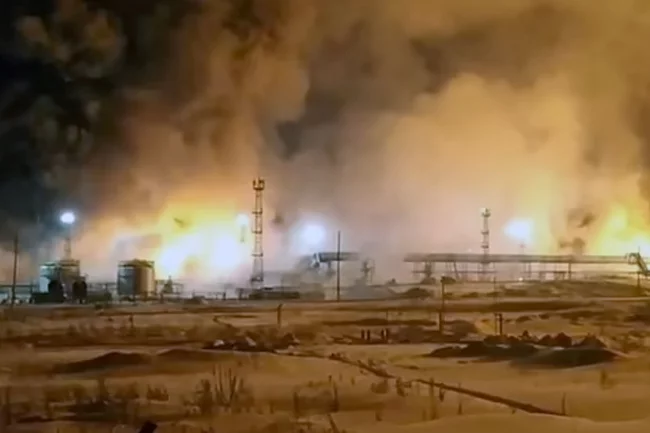 Jadi Neraka! Ledakan Besar Merobek Ladang Minyak dan Gas Rusia