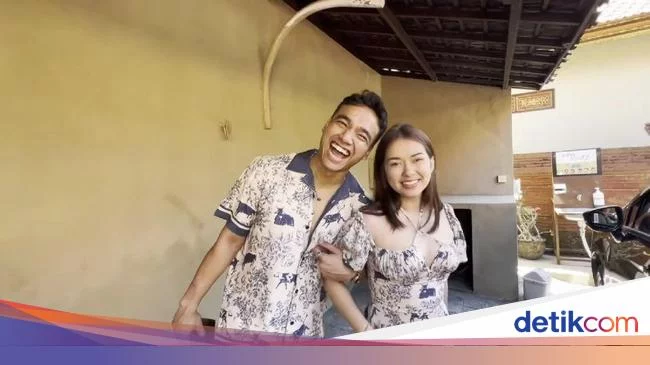 Fadly Faisal dan Rebecca Klopper Dikritik Gegara Pamer Foto Mesra di Kolam Renang