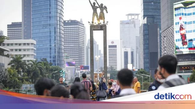 'Bye-bye' PPKM, Satgas COVID-19 Pastikan Situasi di RI Sudah Masuk Endemi