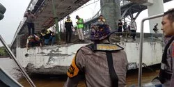 Pilar Jembatan Mahakam Dihantam Keras Ponton Batubara Hingga Beton Tergerus