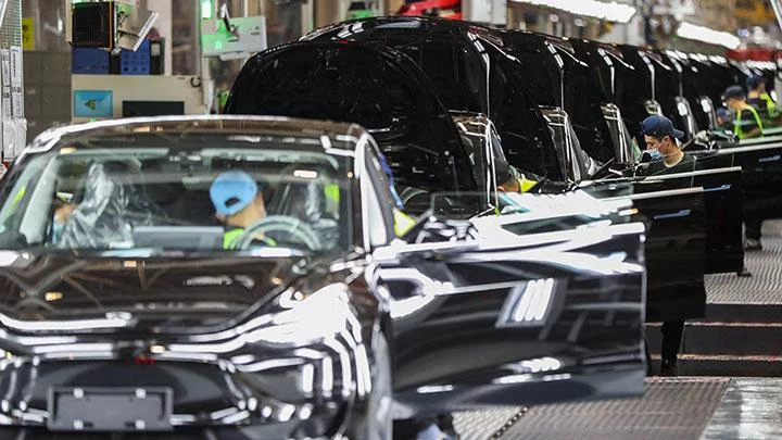 Tesla Hentikan Produksi di Pabrik Shanghai, Ada Apa?
