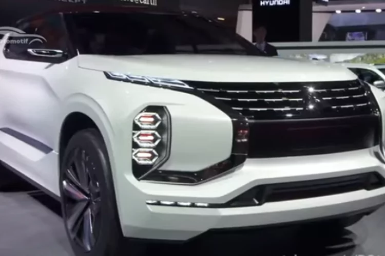 Pajero Sport 2023 Siap Beredar di Industri Otomotif Tanah Air, Desainnya Bikin Fortuner Auto Minder!