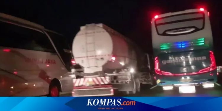 [POPULER OTOMOTIF] Aksi Sportif PO Haryanto dan Gunung Harta, Pakai Kode Lampu Depan Mati | Deretan Mobil yang Disuntik Mati Tahun Ini Halaman all