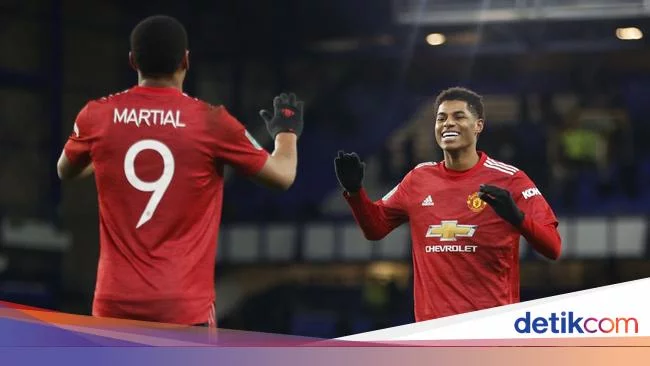 Penyerang Saja Tak Cukup, MU Mesti Beli 3 Pemain Baru