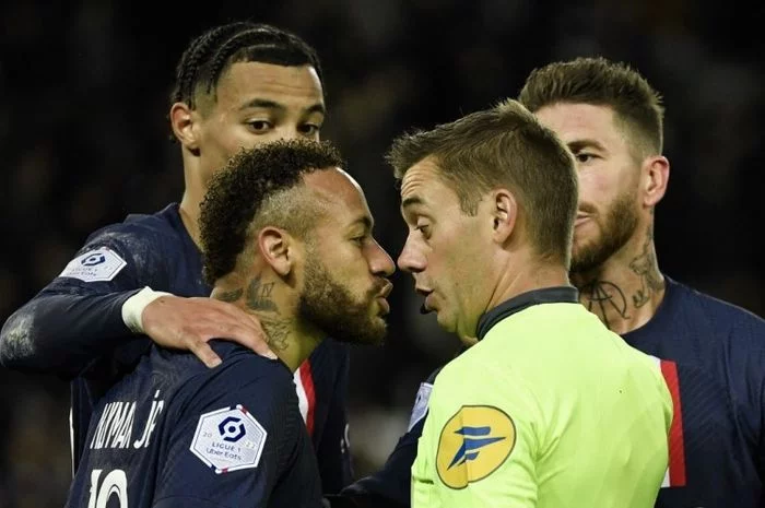 Hasil Liga Prancis - Neymar Kartu Merah, Mbappe Juru Selamat, PSG Susah Payah Kalahkan Tim Papan Bawah