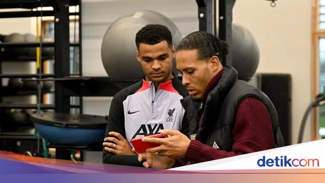 'Agen' Van Dijk Bantu Kepindahan Gakpo ke Anfield