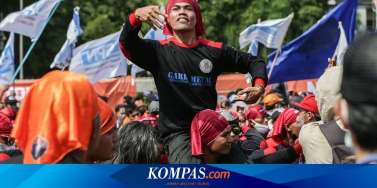 Perppu Cipta Kerja: Tak Ada Lagi Libur Pekerja 2 Hari, Kini Hanya 1 Hari dalam Sepekan