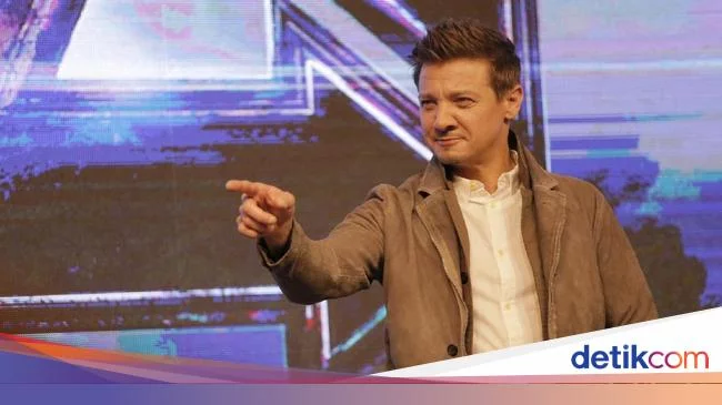 Kritis Usai Kecelakaan, Jeremy Renner 'Hawkeye' 2 Kali Operasi